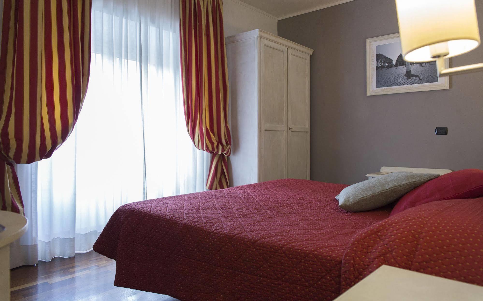 Inn Rome Rooms & Suites Eksteriør billede