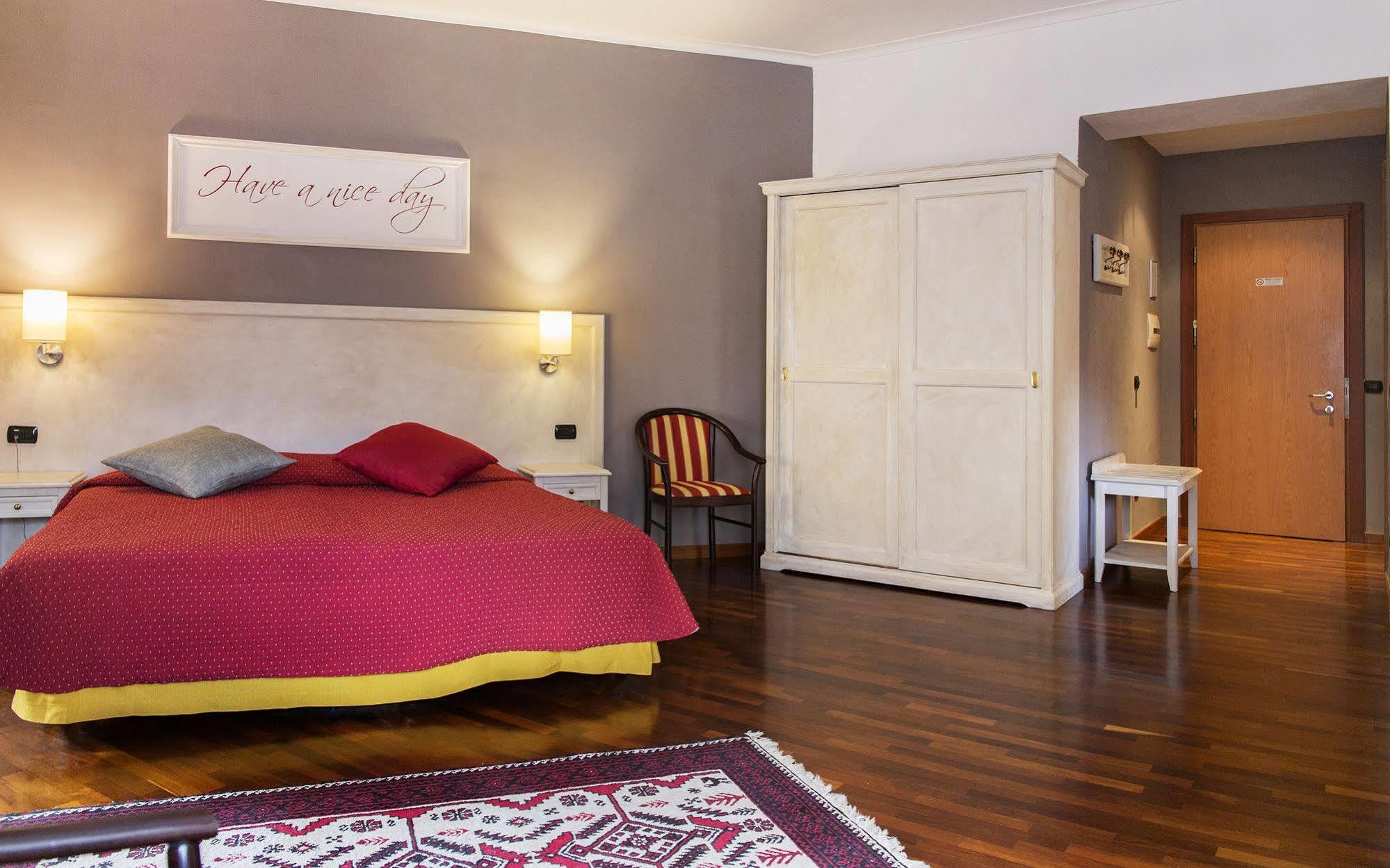 Inn Rome Rooms & Suites Eksteriør billede