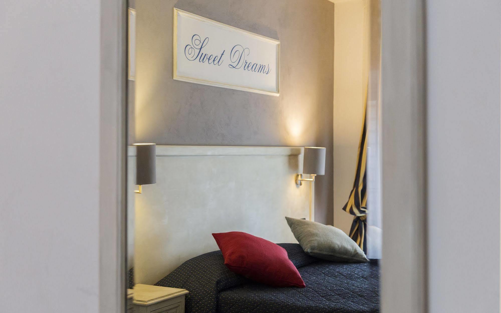Inn Rome Rooms & Suites Eksteriør billede