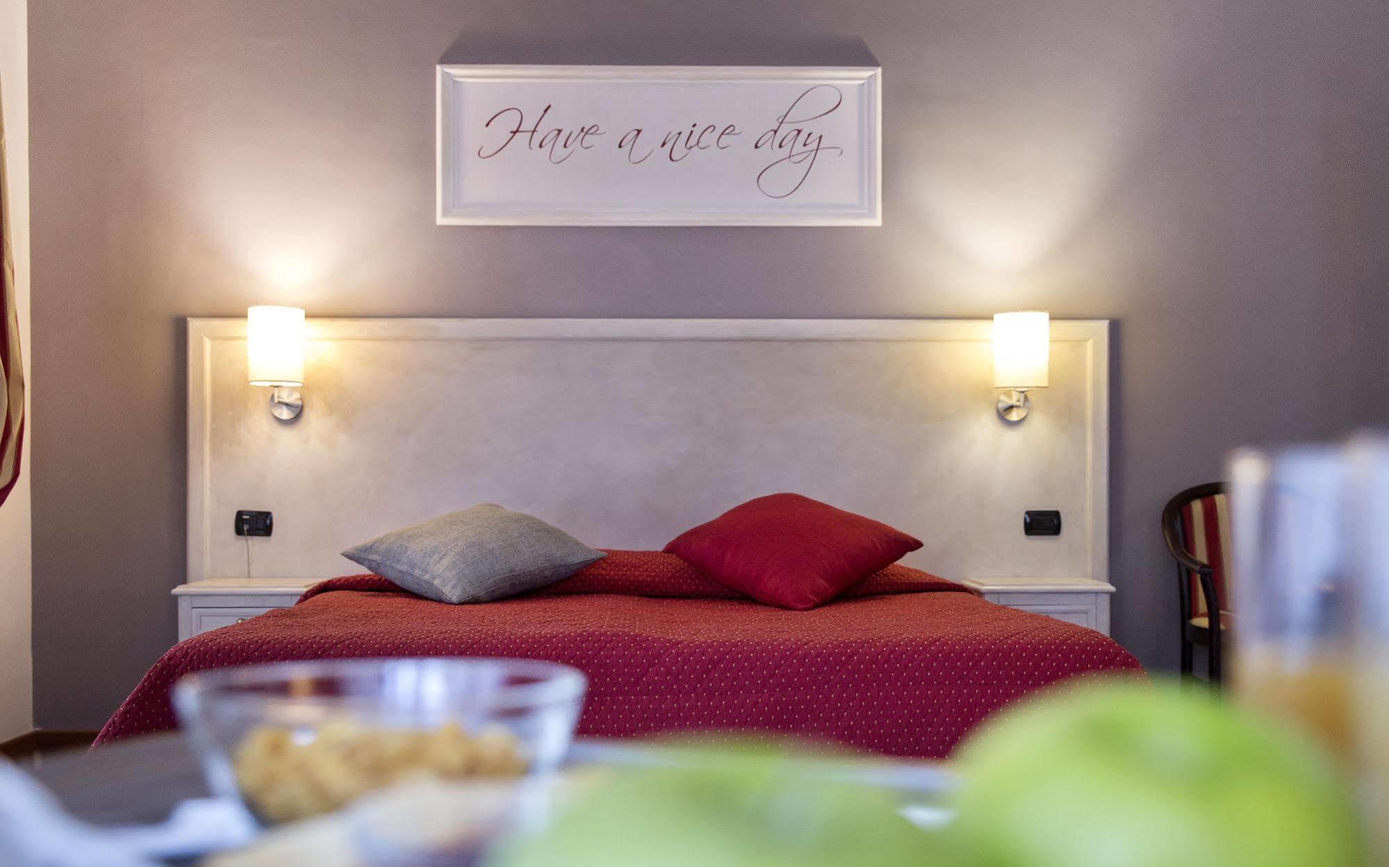 Inn Rome Rooms & Suites Eksteriør billede